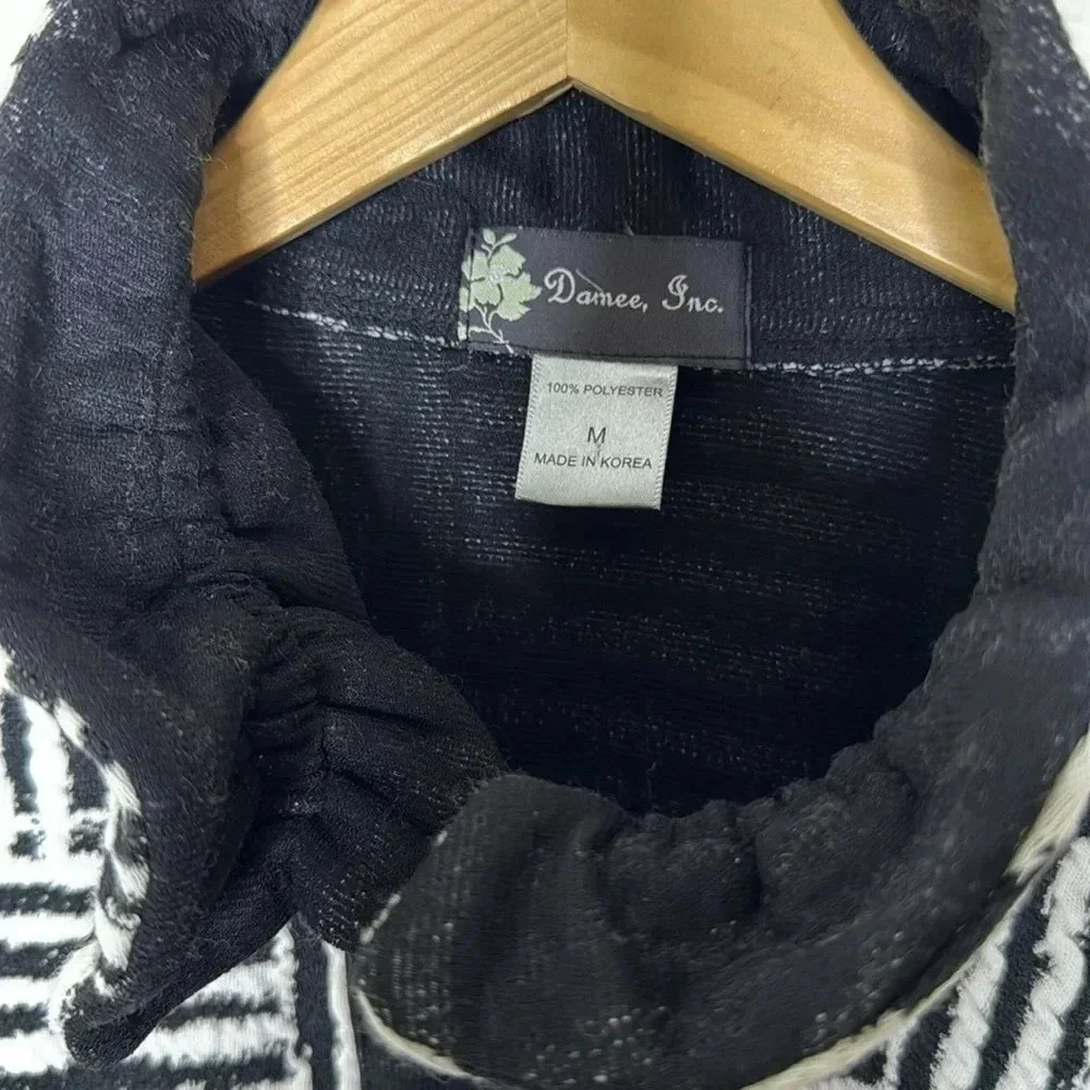 Damee ruffle collar swing coat/jacket/blazer size medium - Picture 3 of 7